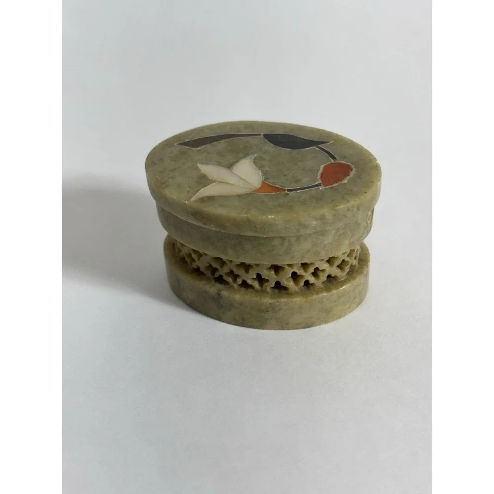 Trinket Box India Floral Mother Of Pearl Inlay‎ Hand Carved Soap Stone Vintage